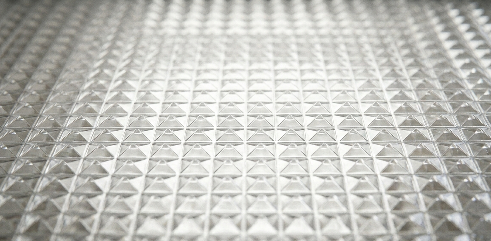 Plancha Polidecorada Prismática Transparente 2.4mm | 121x61cm para Cielos y Luminarias