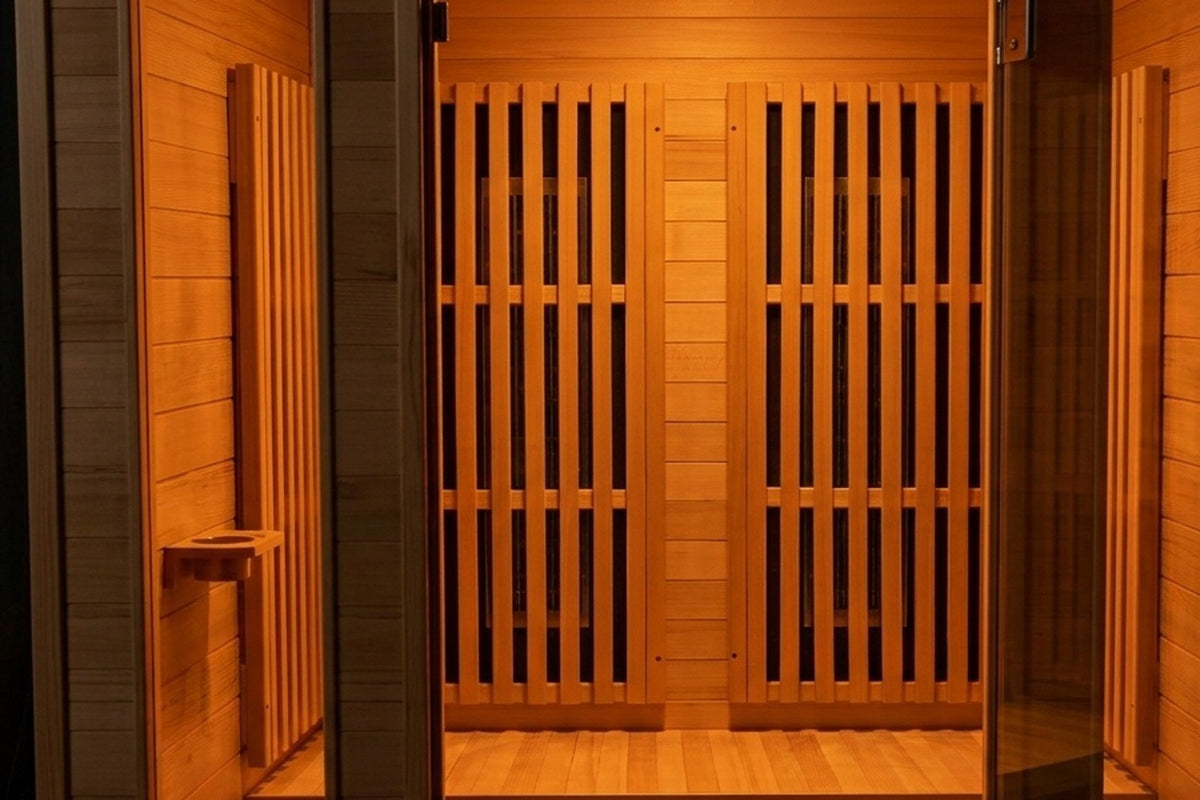 Interior del sauna Galeano con paneles calefactores de carbono